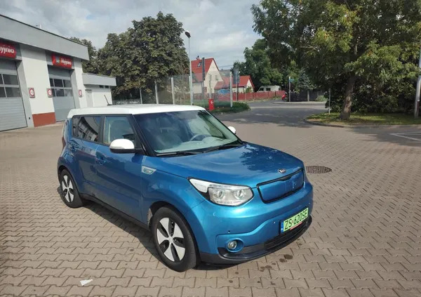 samochody osobowe Kia Soul cena 47400 przebieg: 117500, rok produkcji 2017 z Szczecin